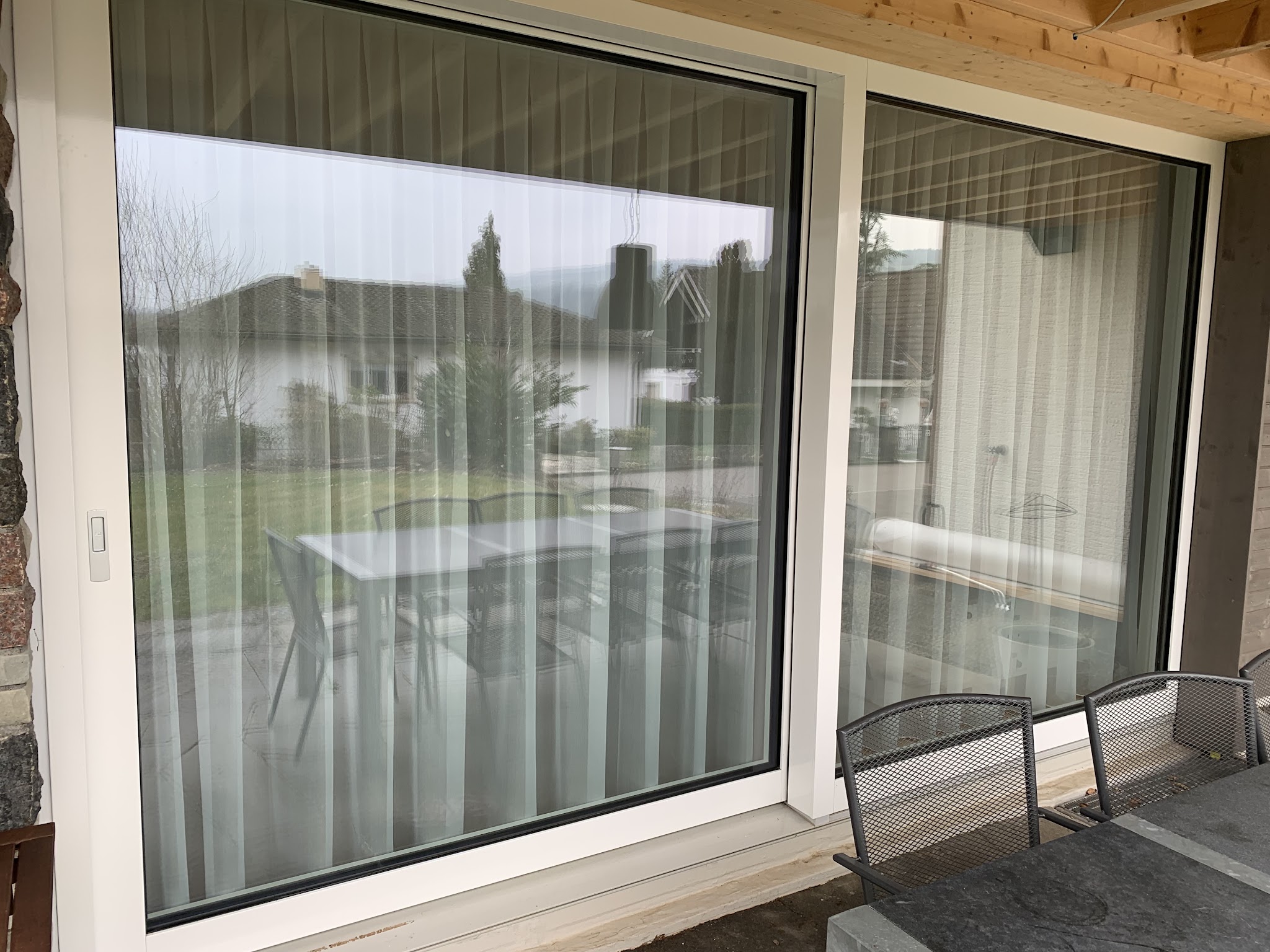 Neue Schiebetür mit Insektenschutz montiert von Rust Fenster Service