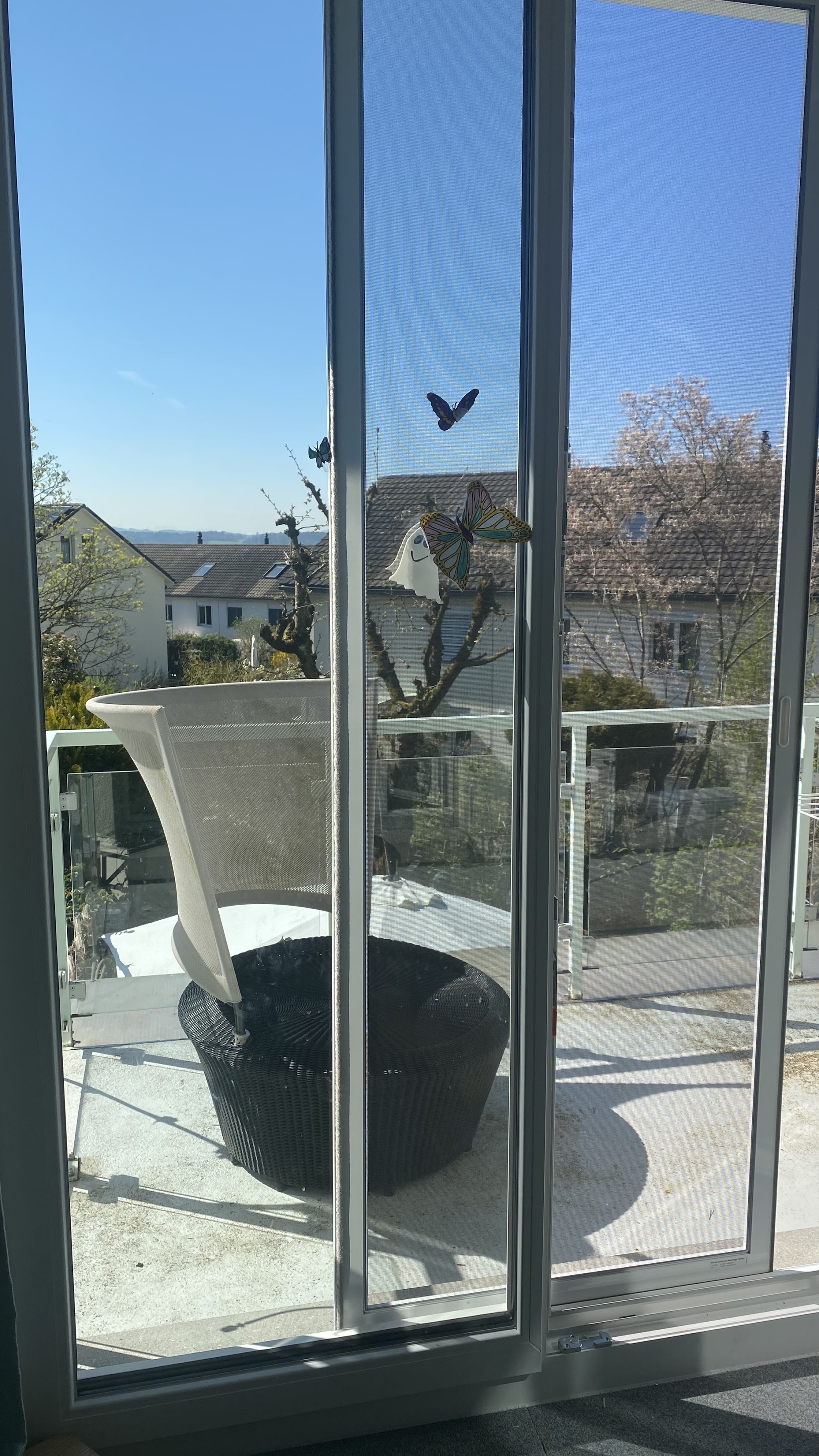 Insektenschutz auf dem Balkon montiert